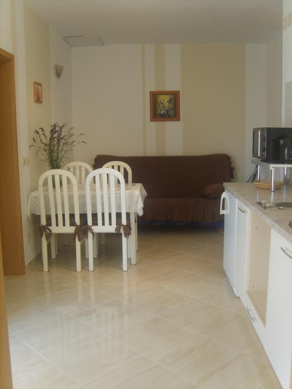 Apartments Iva Alla Trogir Room photo