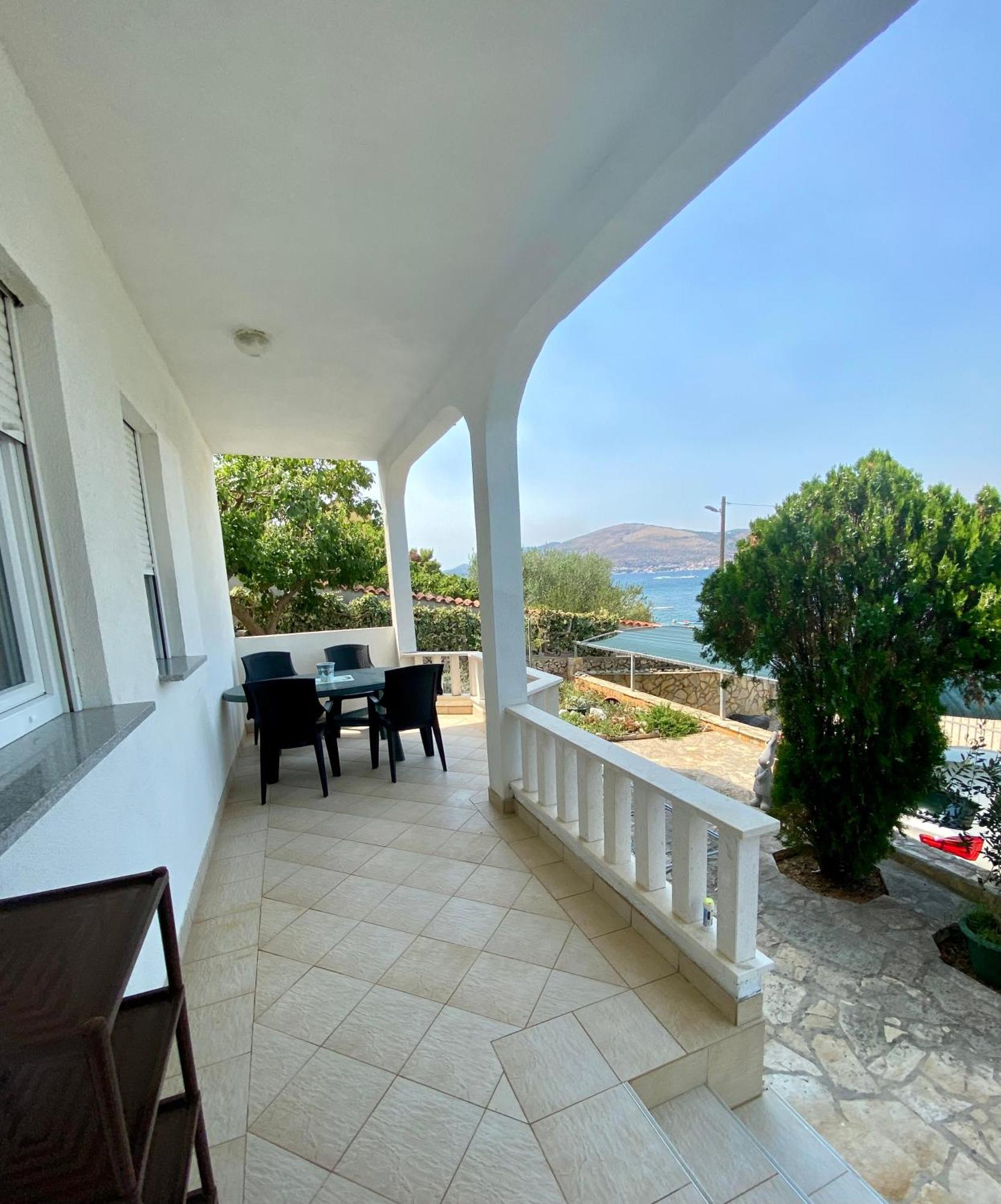 Apartments Iva Alla Trogir Exterior photo